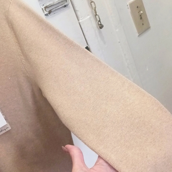 Boho chic sweater top size medium khaki NWT - Picture 5 of 10